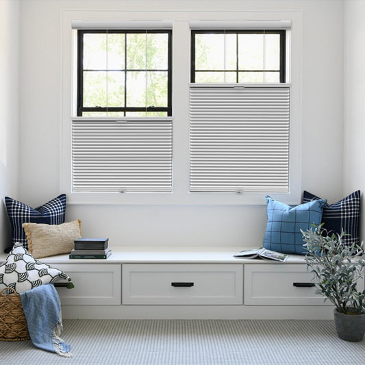 Etokfoks 67in W White Blackout Shades Cellular Blinds for Indoor Windows with Top Down Room